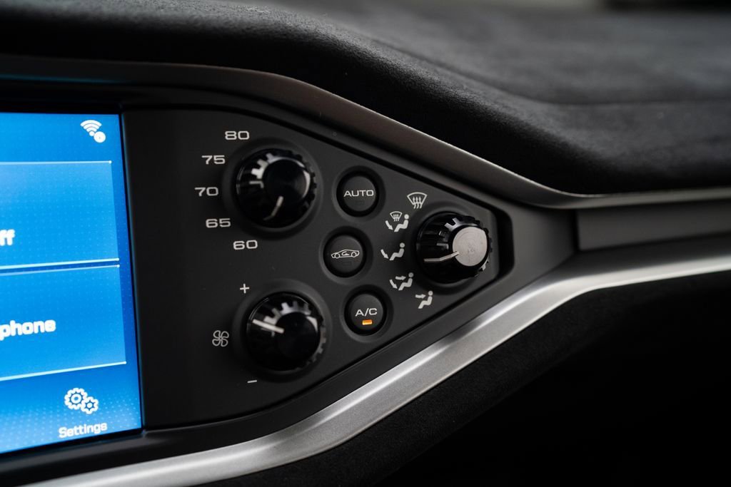 Used 2019 Ford GT RWD image 33