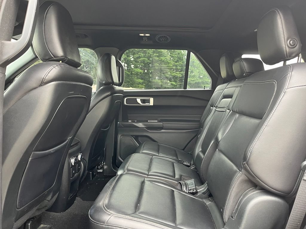Used 2020 Ford Explorer XLT w/ Equipment Group 202A AWD/4WD image 21