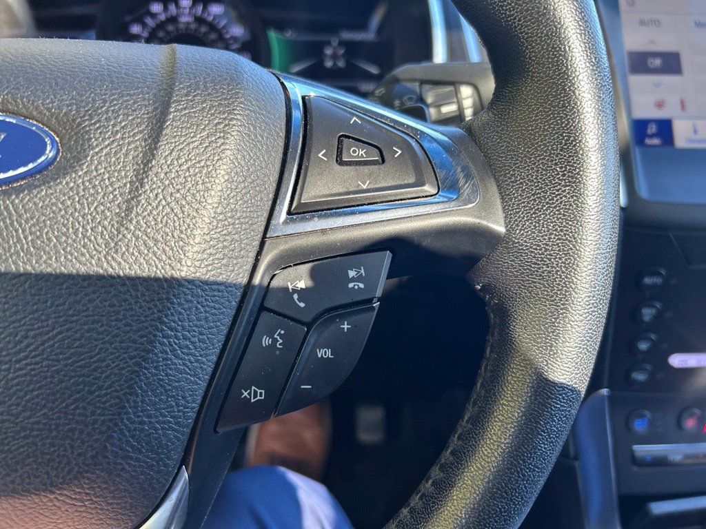 Used 2020 Ford Edge Titanium w/ Equipment Group 301A AWD/4WD image 28