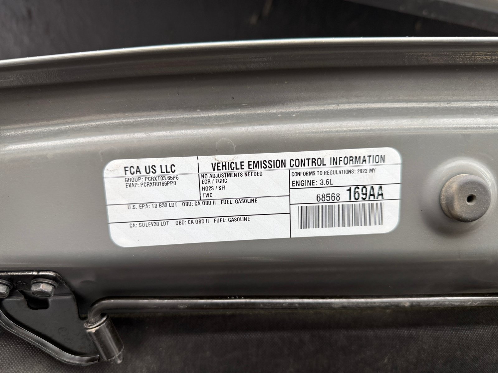 Used 2023 Jeep Gladiator Sport AWD/4WD image 14