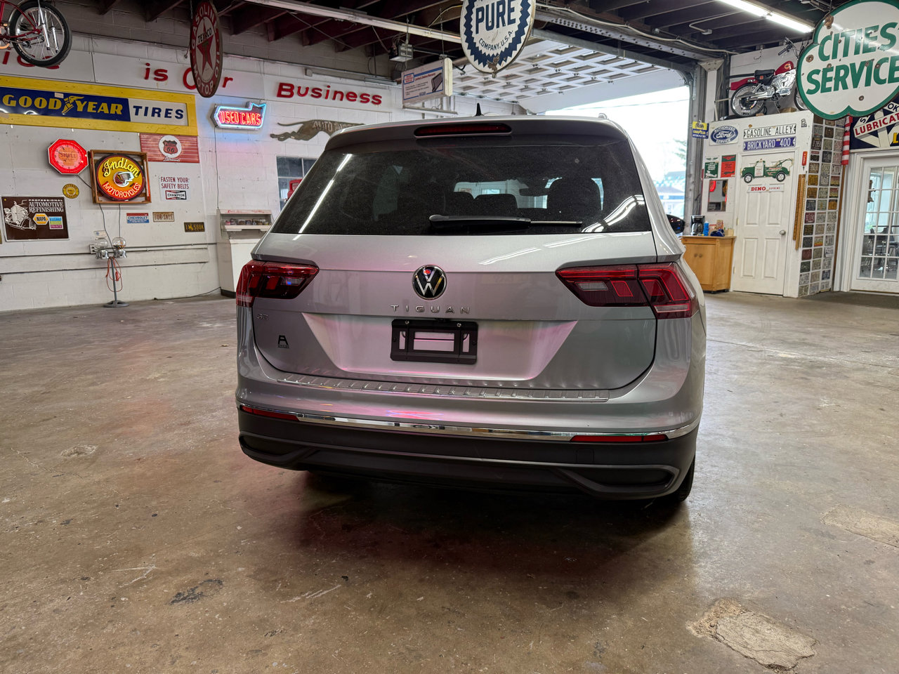Used 2022 Volkswagen Tiguan SE image 4