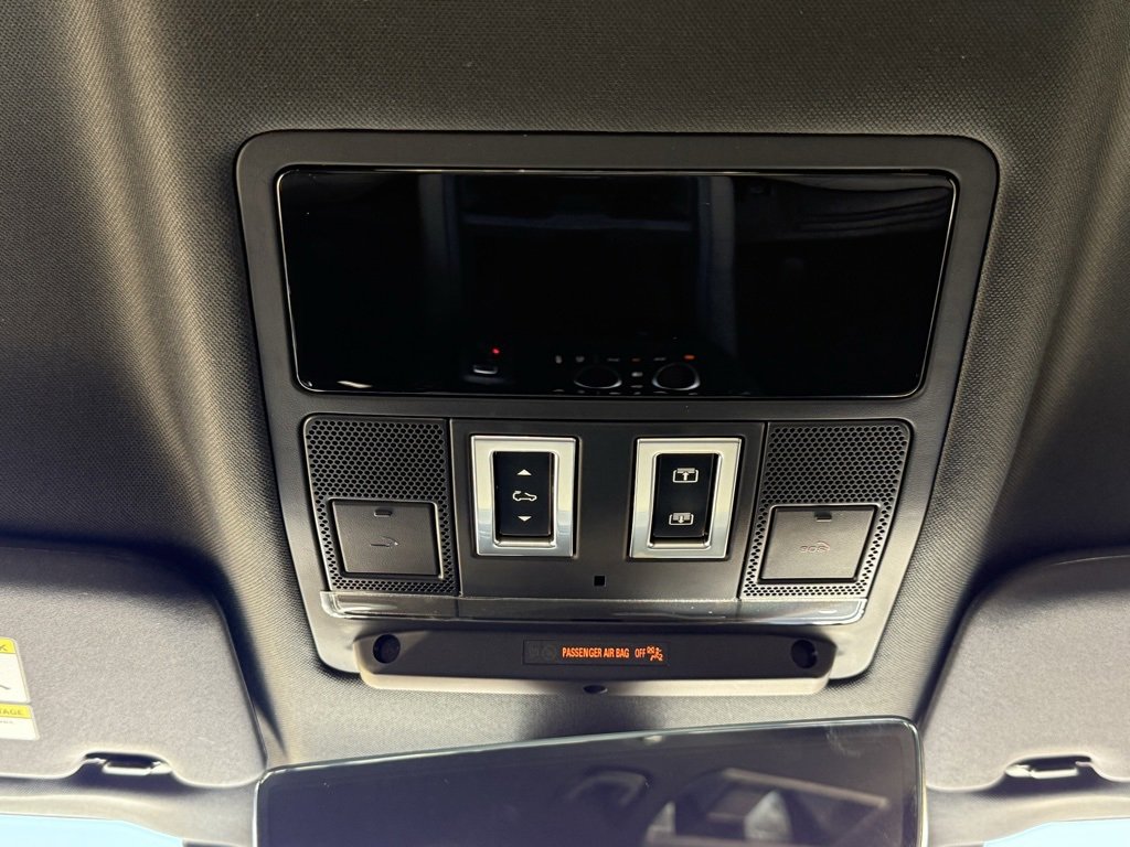 New 2026 Land Rover Defender 110 X-Dynamic SE image 29