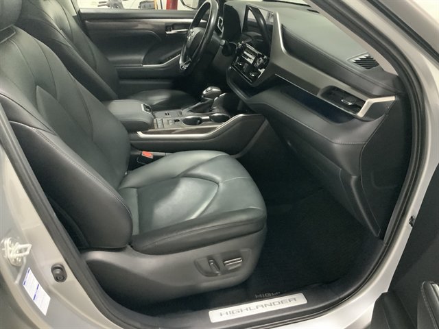 Used 2020 Toyota Highlander Limited AWD/4WD image 24