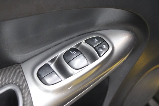 Used 2016 Nissan Juke SV w/ Cold Weather Package FWD image 11