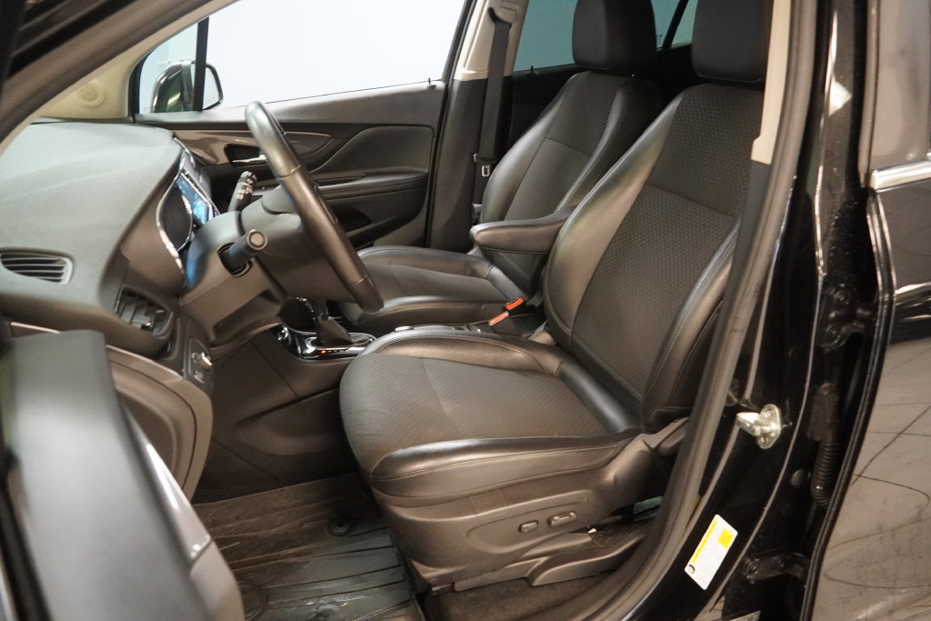 Used 2020 Buick Encore Preferred AWD/4WD image 3