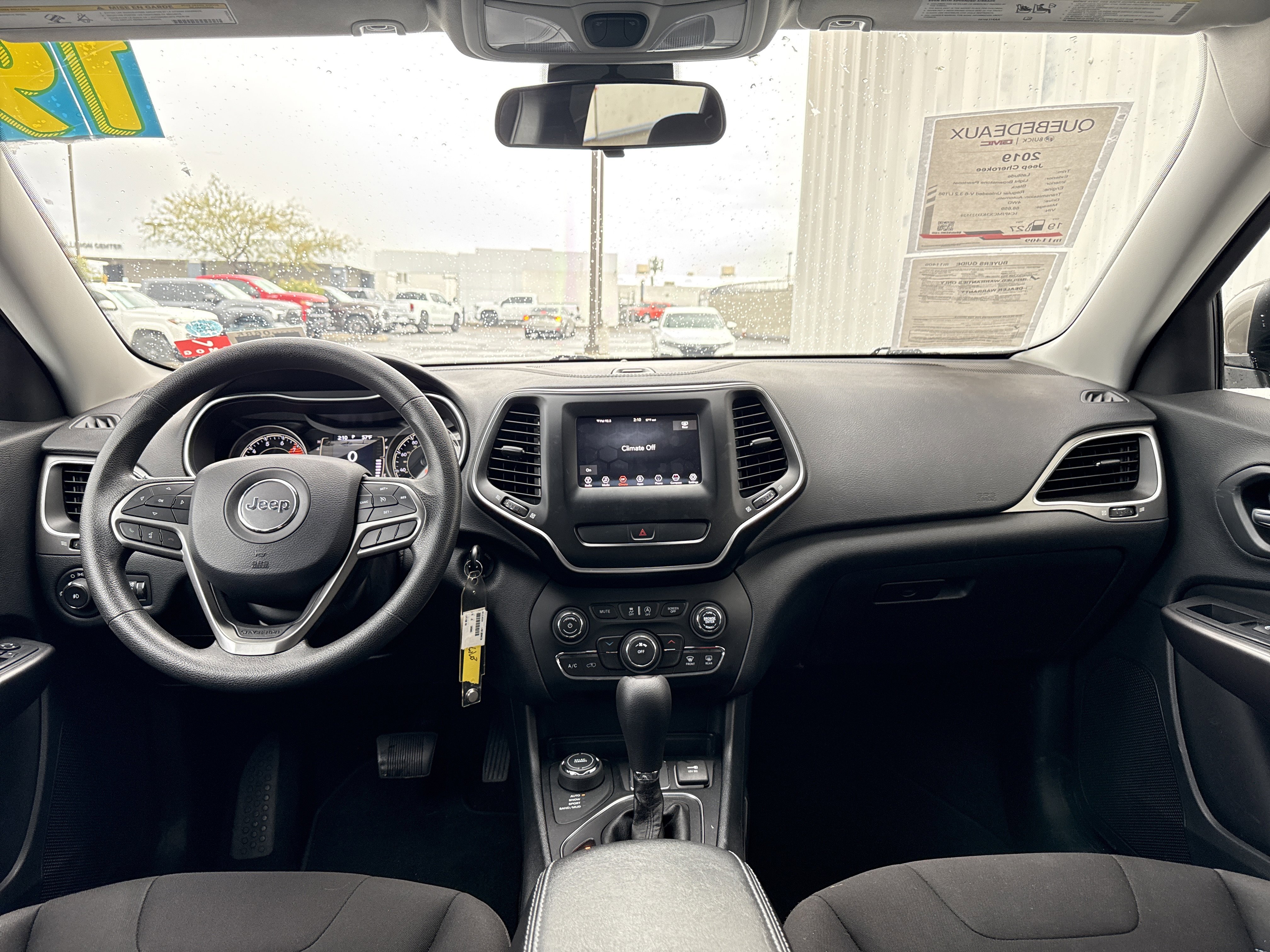 Used 2019 Jeep Cherokee Latitude w/ Popular Appearance Group image 26