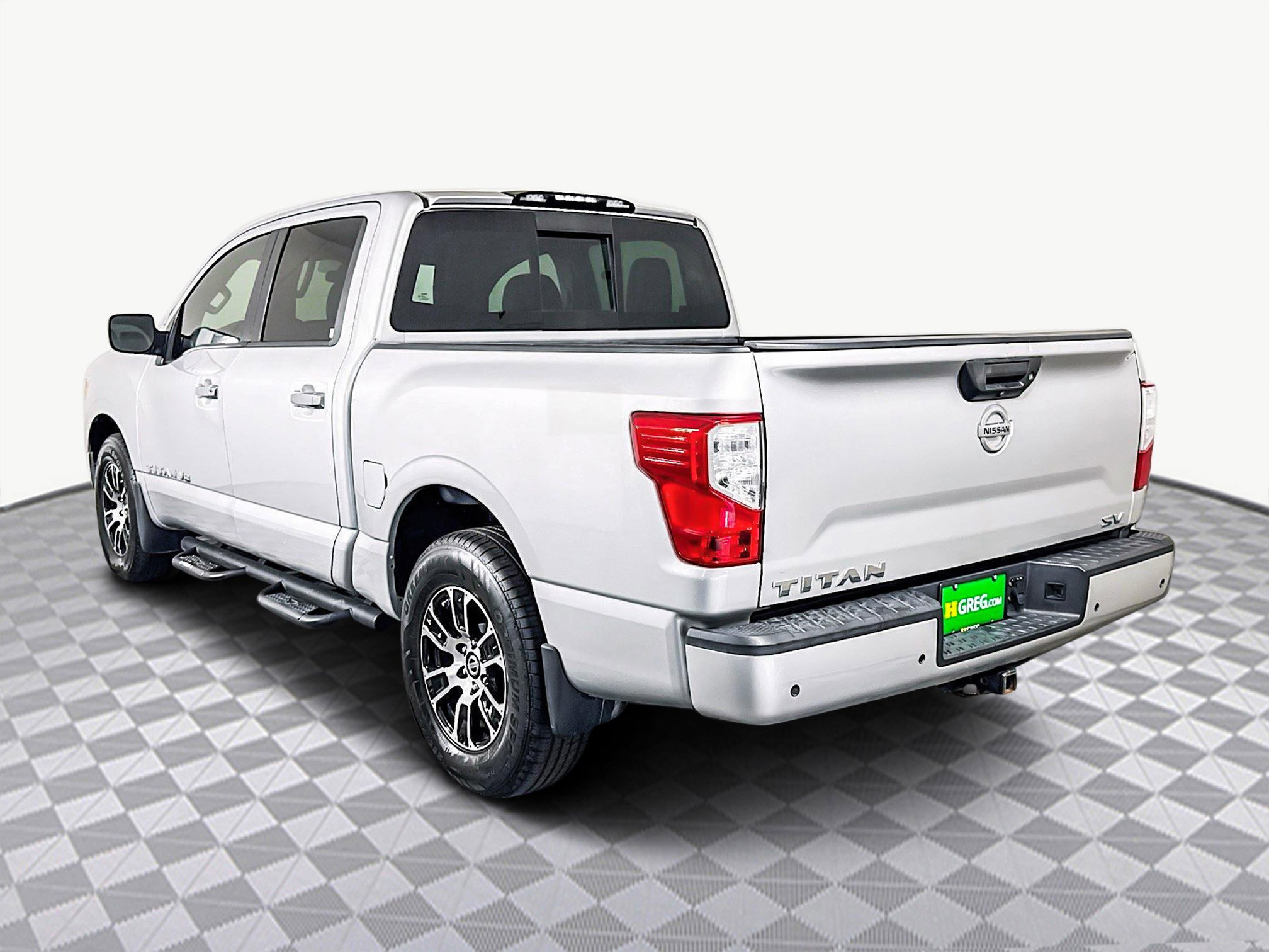 Used 2020 Nissan Titan SV image 7
