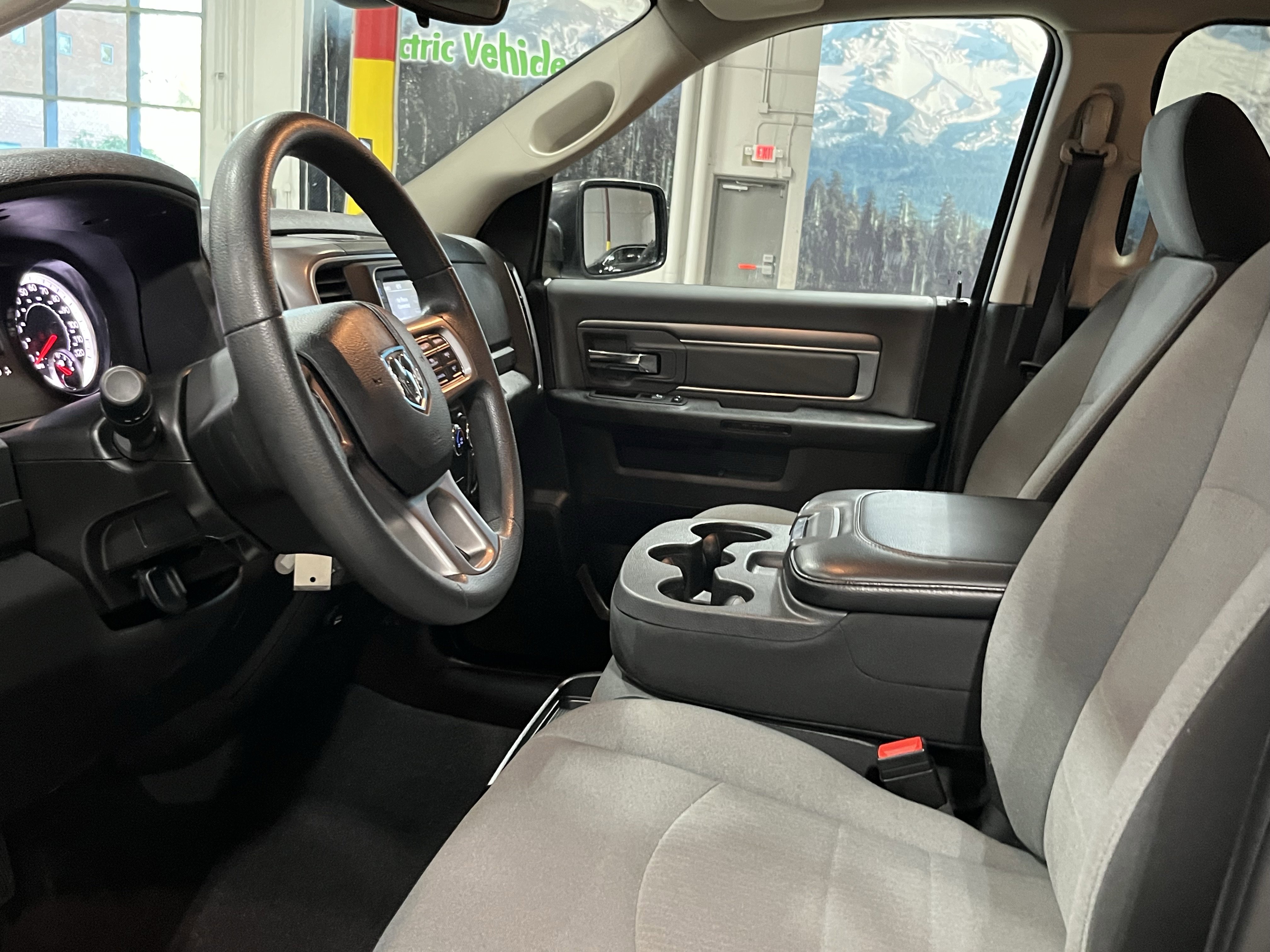 Used 2023 RAM 1500 Classic SLT image 10