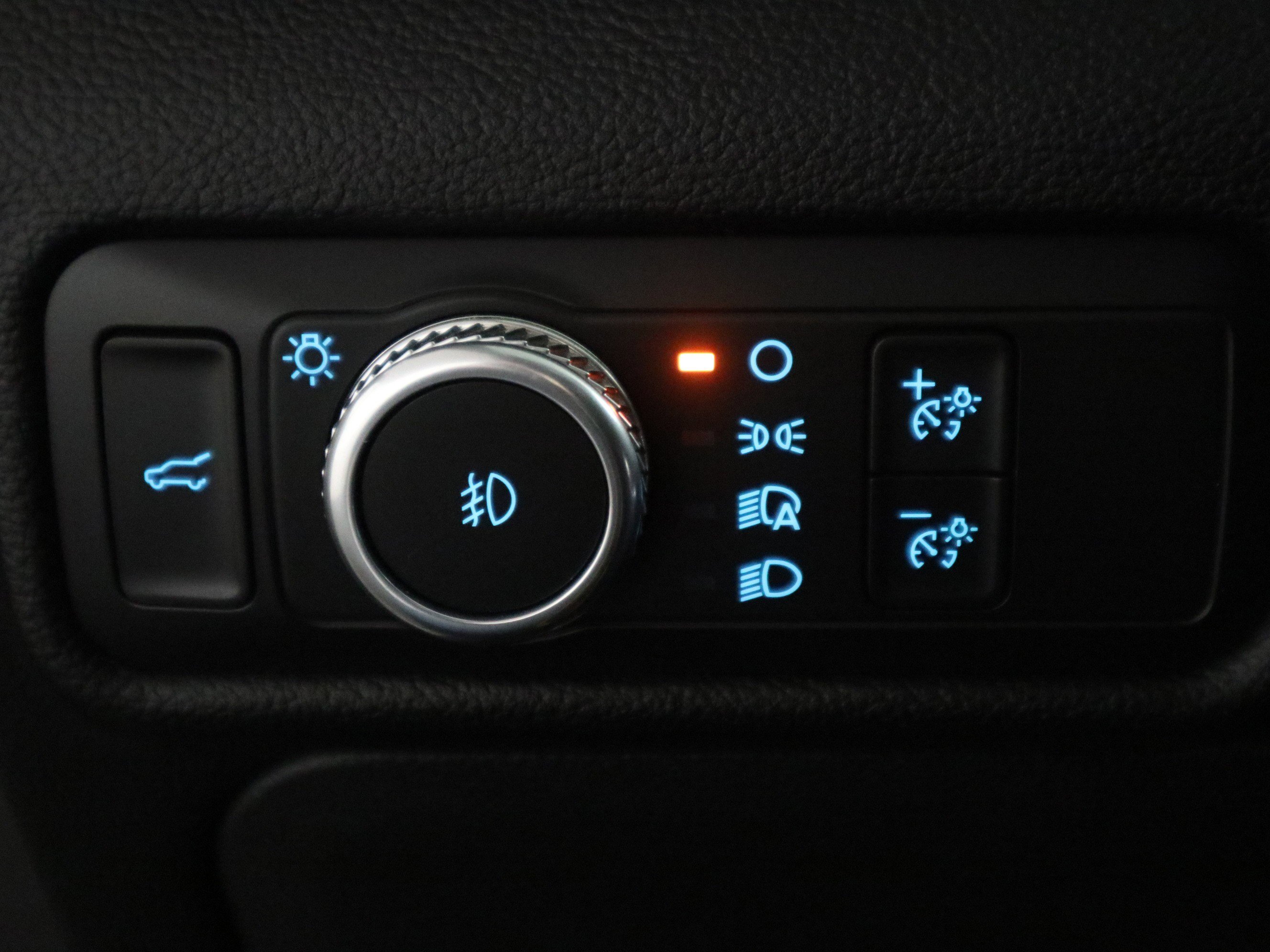 Used 2022 Ford Explorer XLT w/ Equipment Group 202A image 30