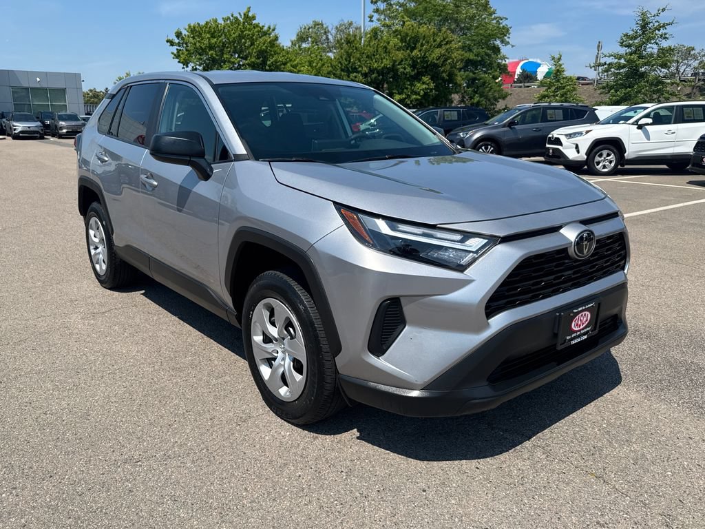 Used 2023 Toyota RAV4 LE AWD/4WD image 10