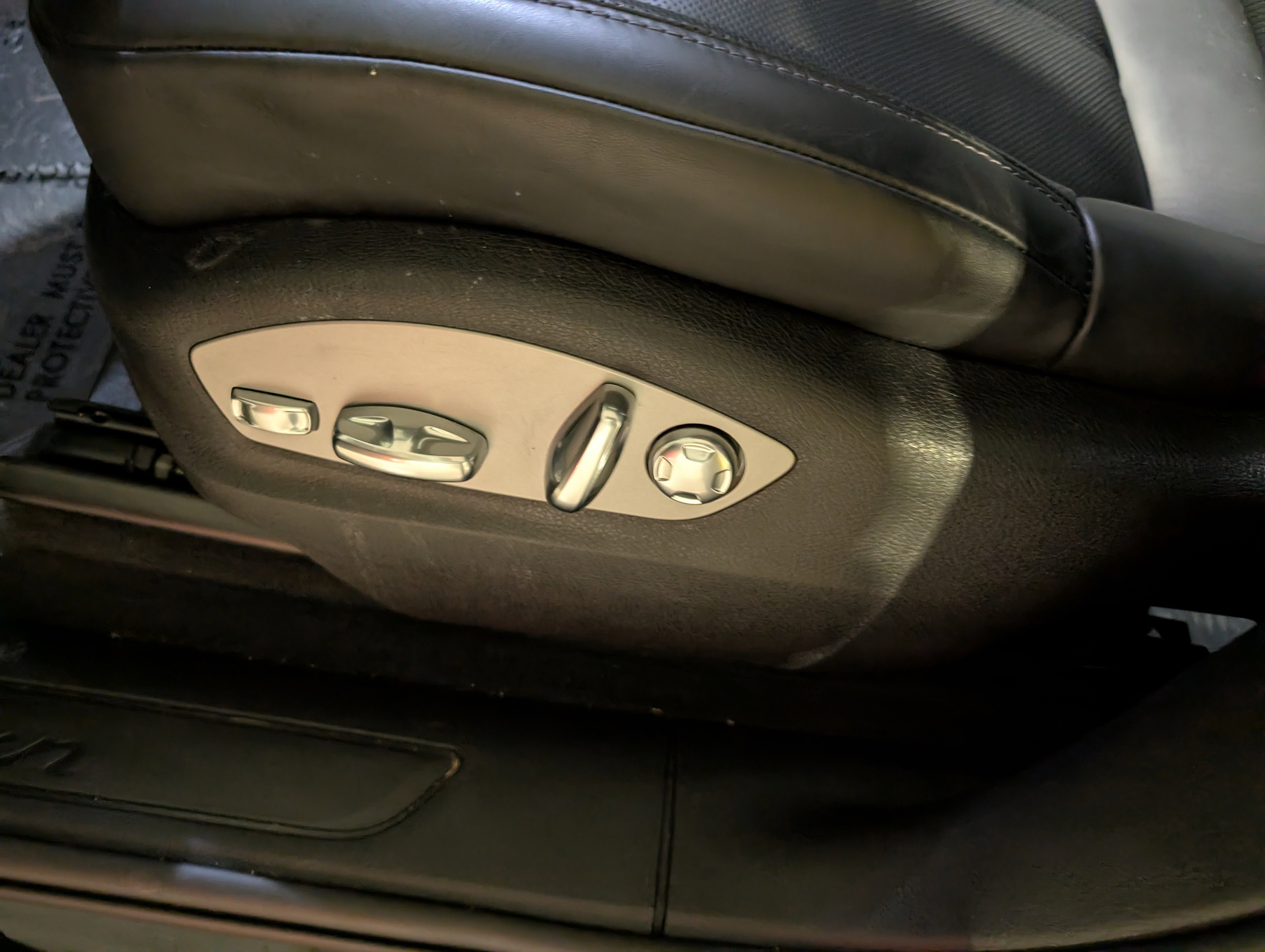 Certified 2025 Porsche Macan image 20