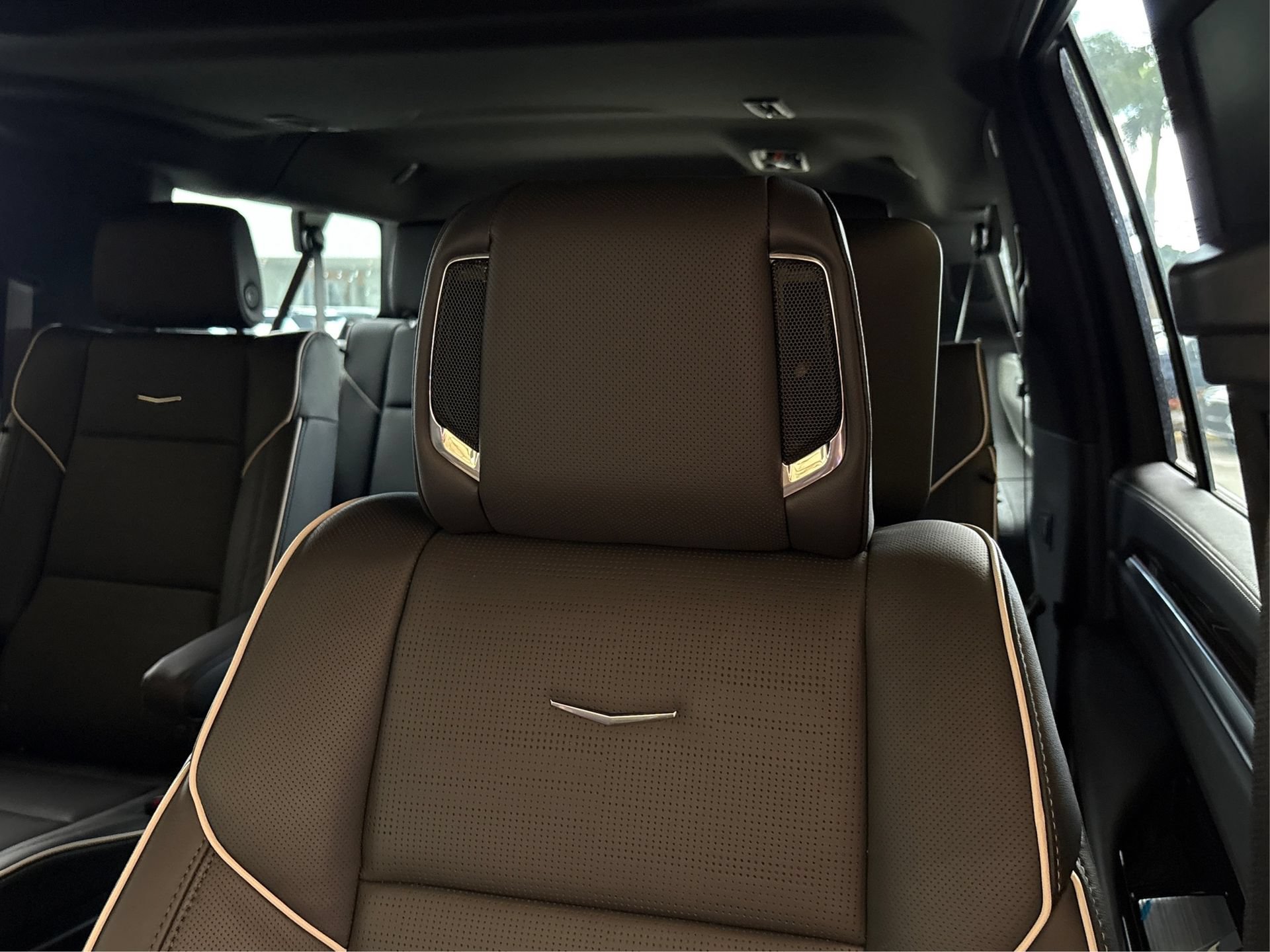 New 2026 Cadillac Escalade ESV Luxury w/ Touring Package AWD/4WD image 32