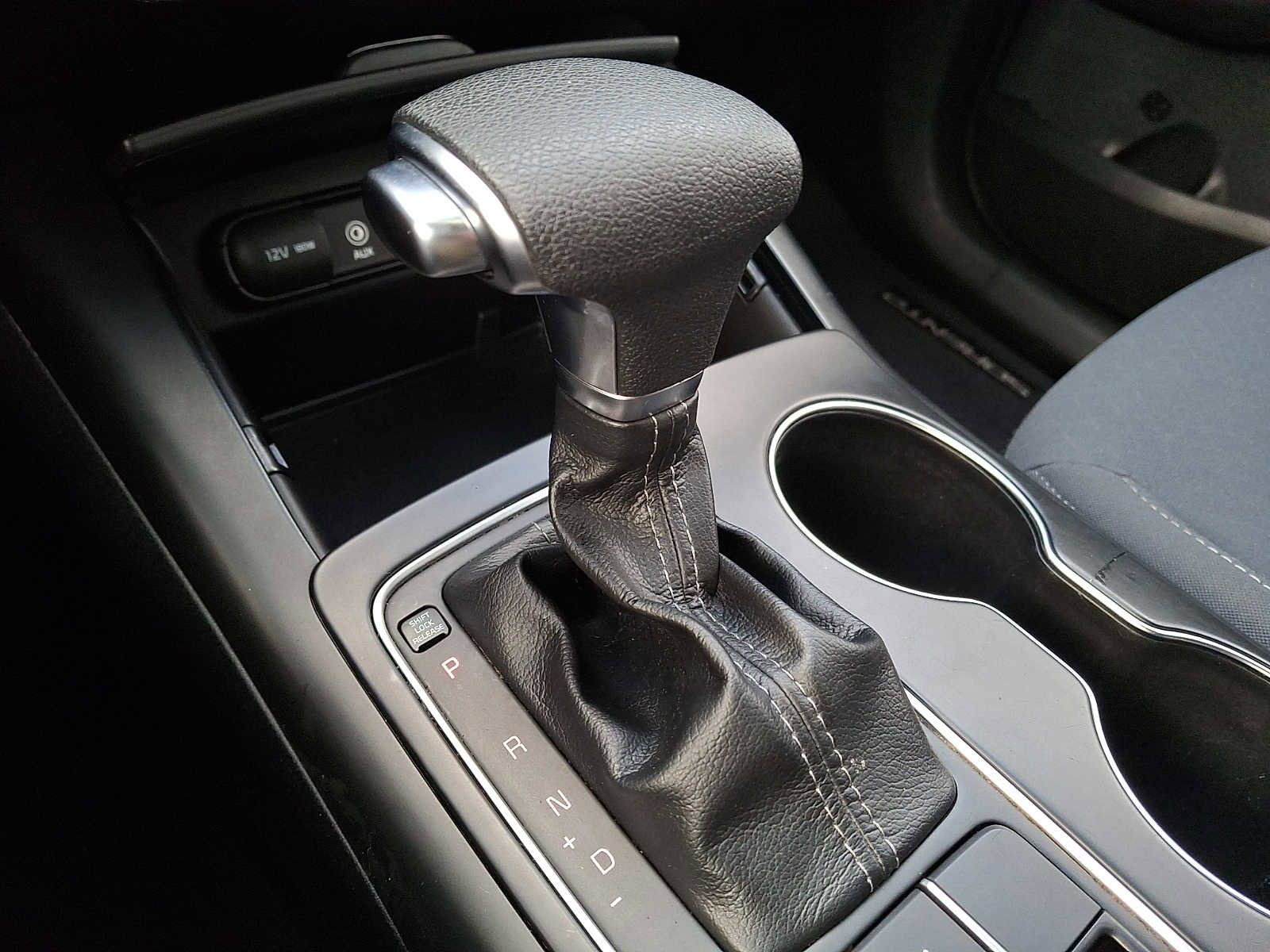 Used 2019 Kia Sorento LX image 12