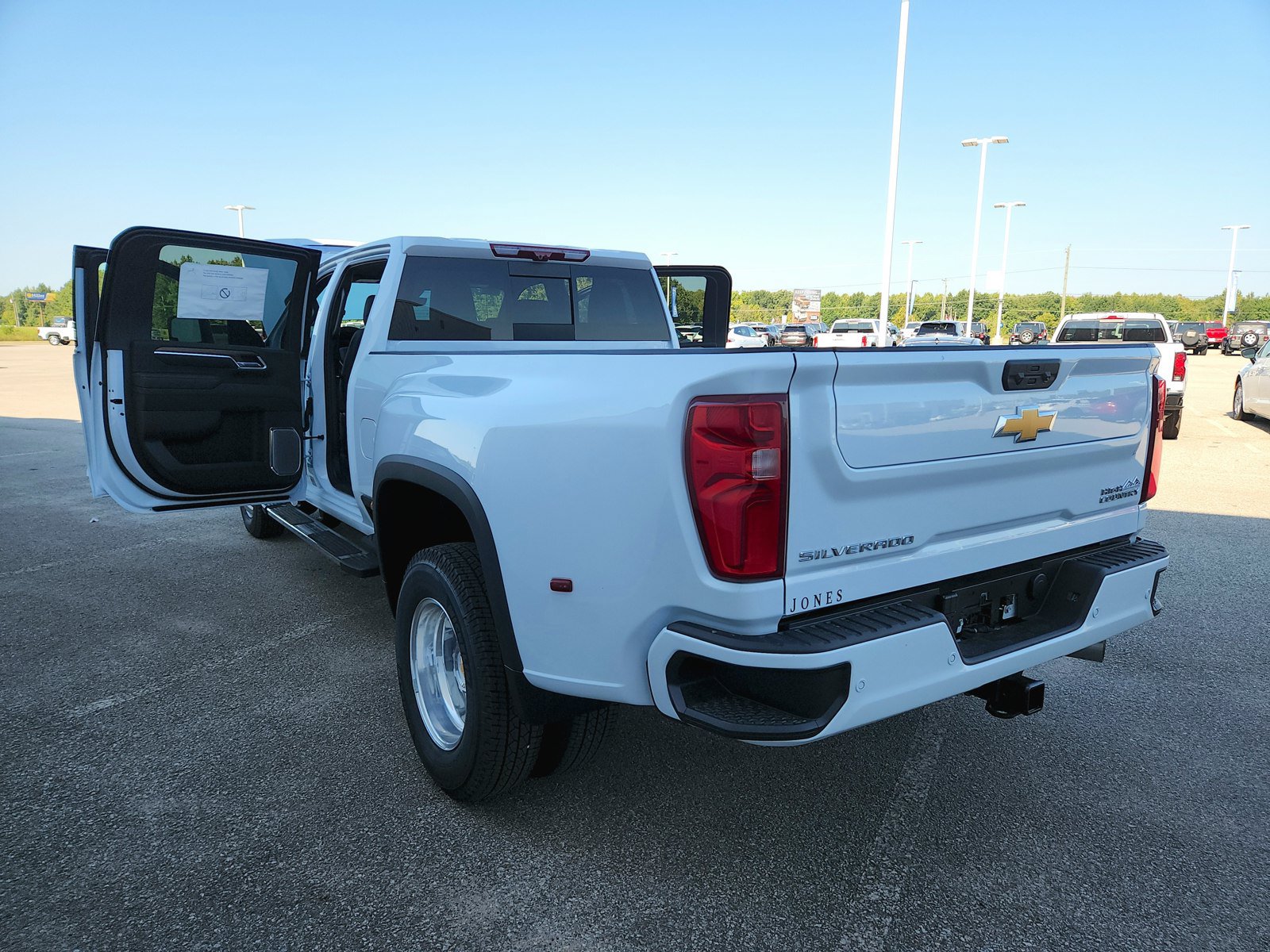 New 2026 Chevrolet Silverado 3500 High Country w/ High Country Premium Package AWD/4WD image 16