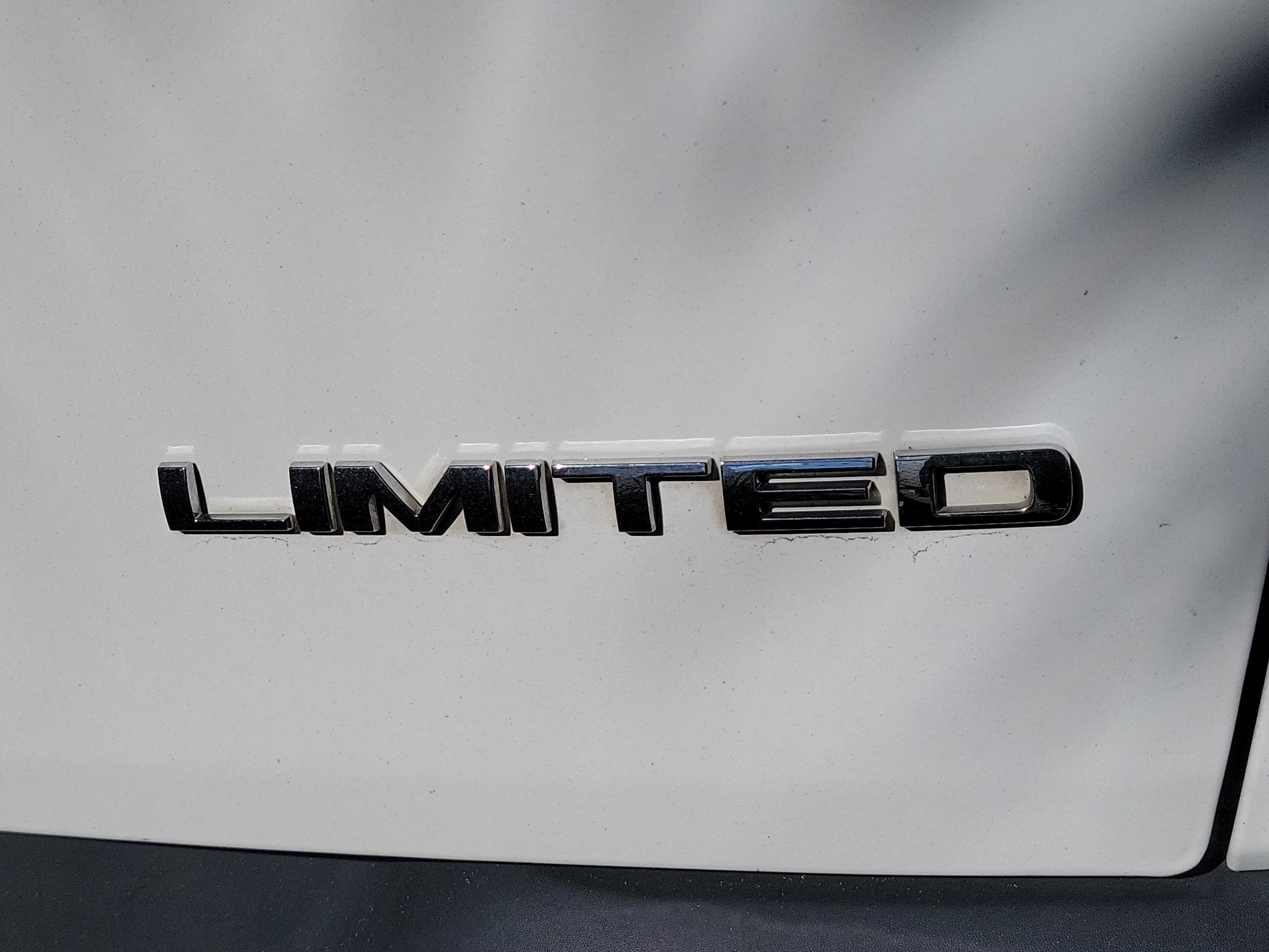 Used 2018 Jeep Cherokee Limited FWD image 8