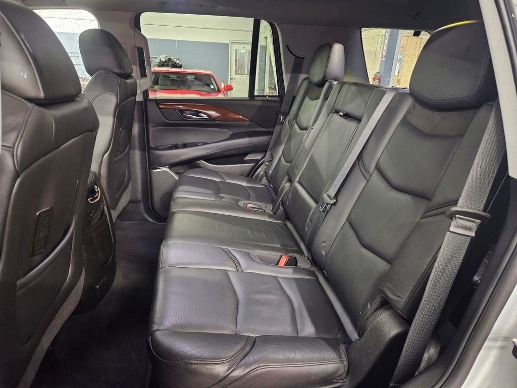Used 2018 Cadillac Escalade Premium Luxury image 30