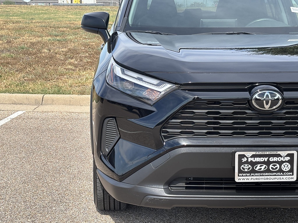 Certified 2025 Toyota RAV4 LE AWD/4WD image 5