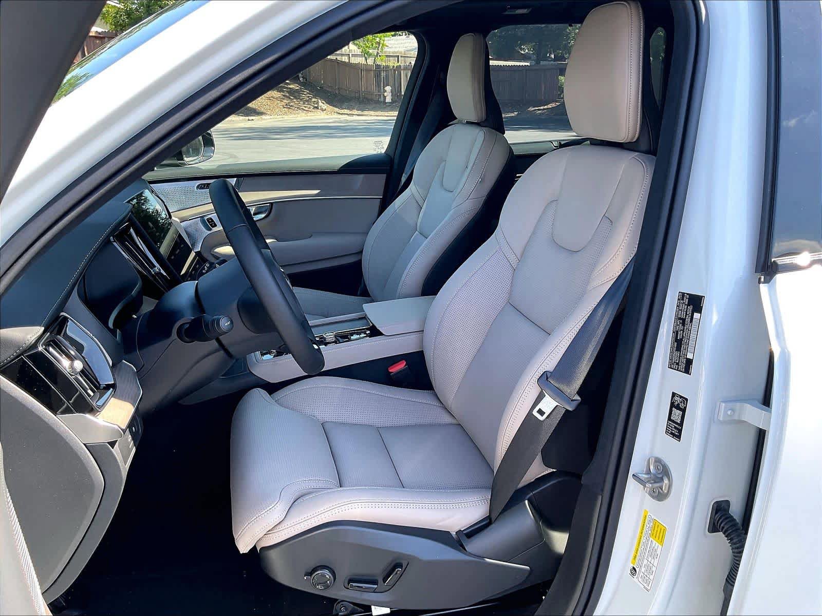 New 2026 Volvo XC90 T8 Ultra w/ Lounge Package AWD/4WD image 11