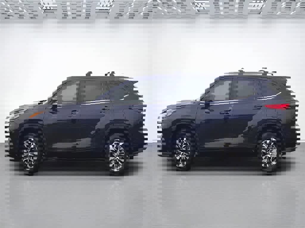 Used 2023 Toyota Highlander XLE image 3