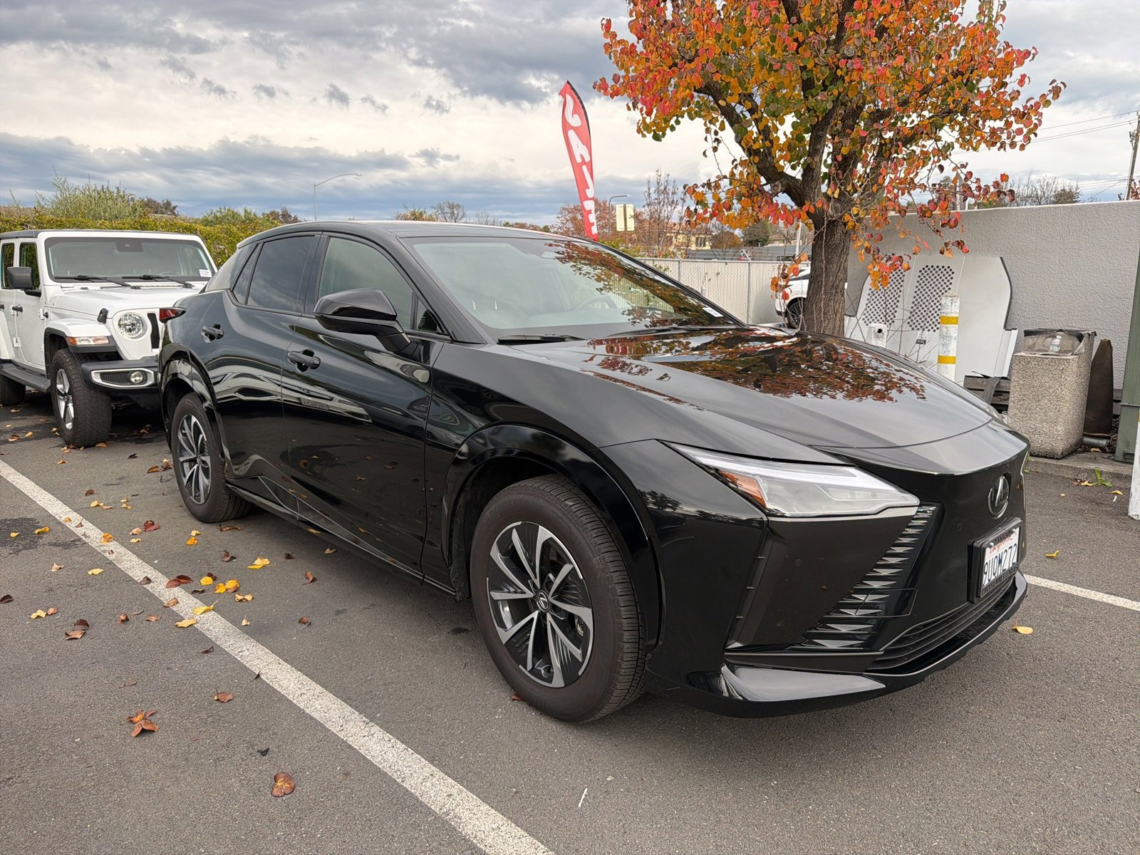 Used 2025 Lexus RZ 300e image 2