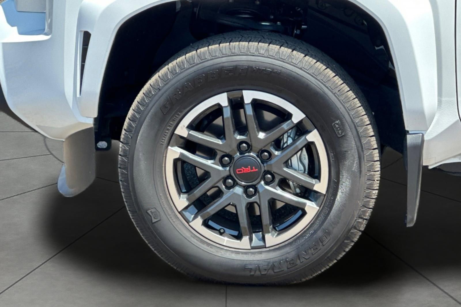 Used 2025 Toyota Tacoma TRD Sport AWD/4WD image 29