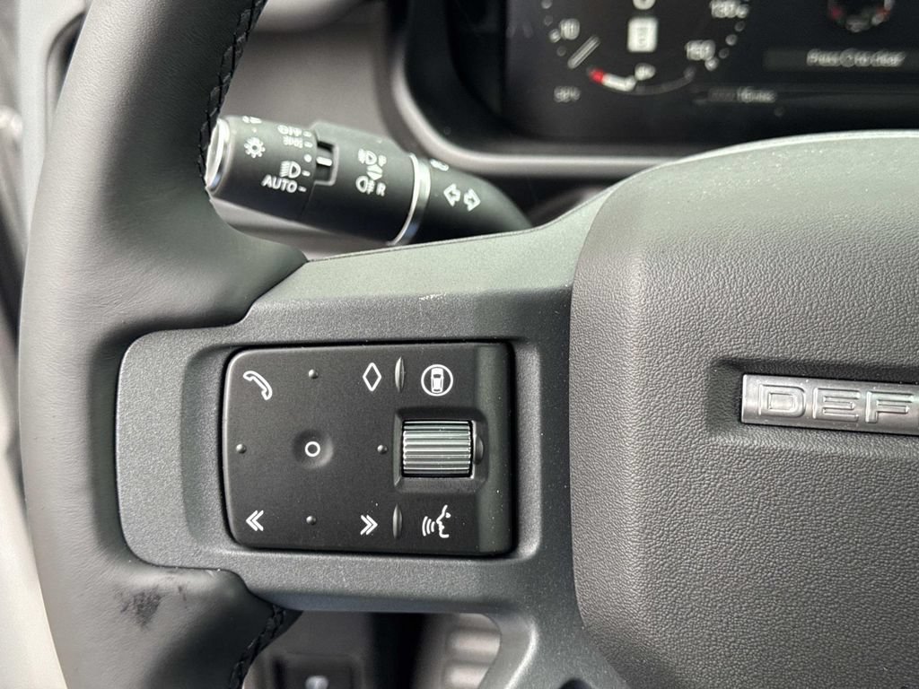New 2026 Land Rover Defender 130 X-Dynamic SE AWD/4WD image 29