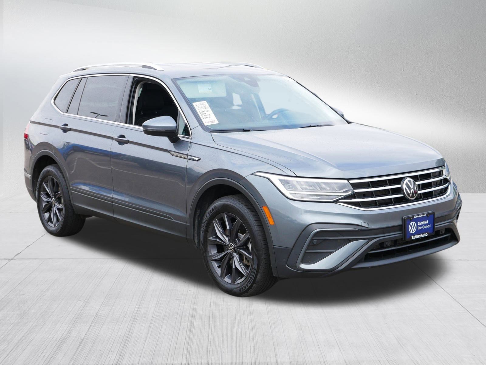 Certified 2022 Volkswagen Tiguan SE image 2
