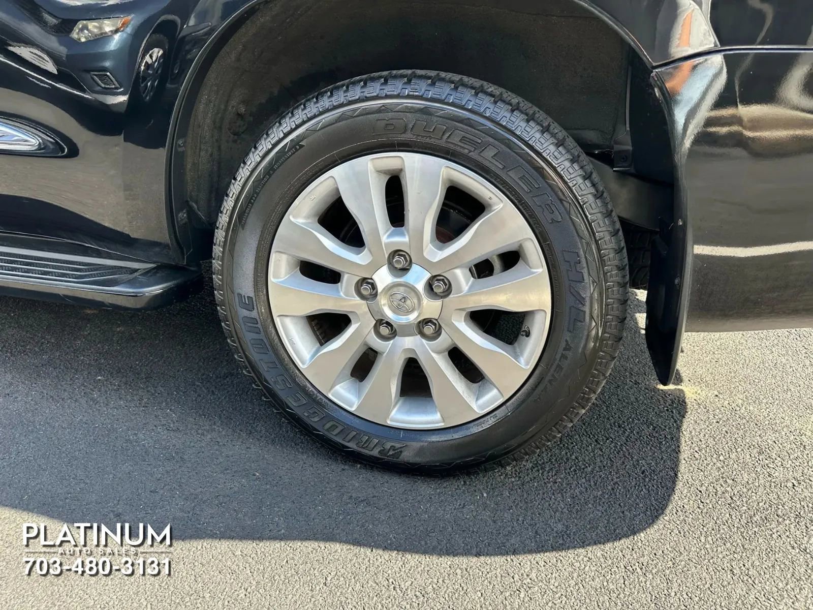 Used 2020 Toyota Sequoia Platinum image 27