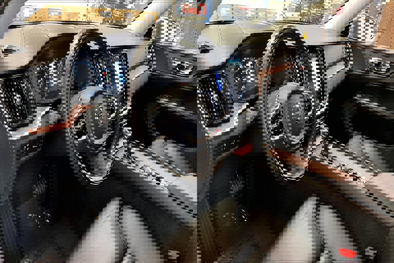 Used 2020 Volvo V60 T5 Cross Country w/ Cross Country Pro Package image 17