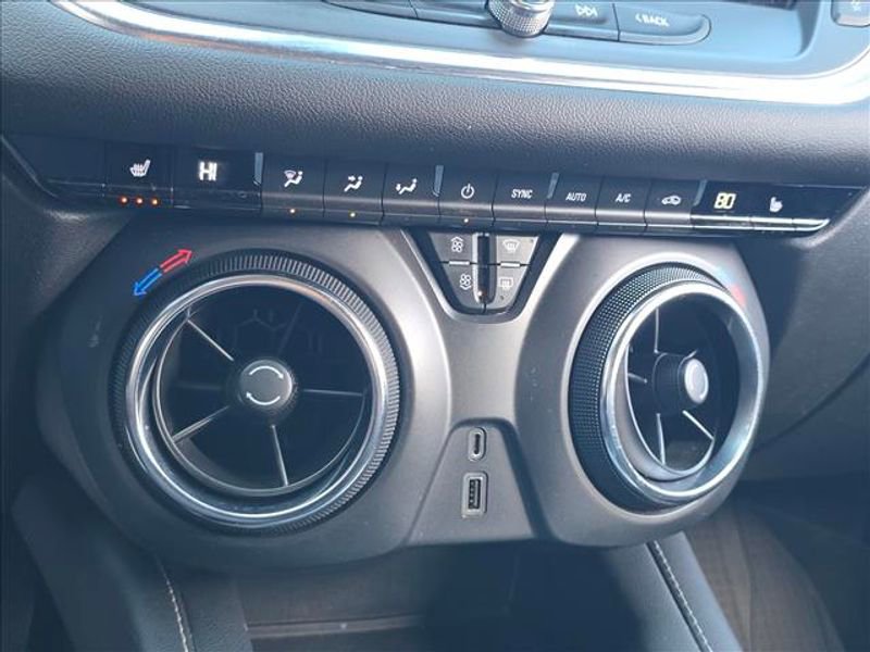 Certified 2023 Chevrolet Blazer LT w/ LPO, Black Grille Bar Package image 18