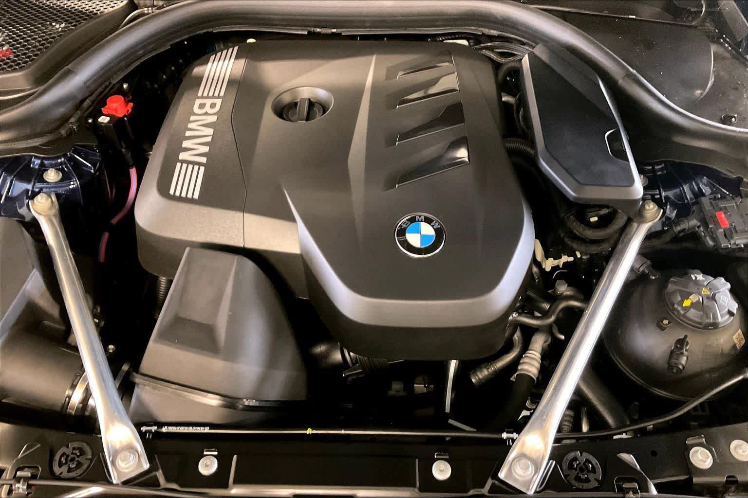 Used 2026 BMW 530i w/ Premium Package RWD image 17