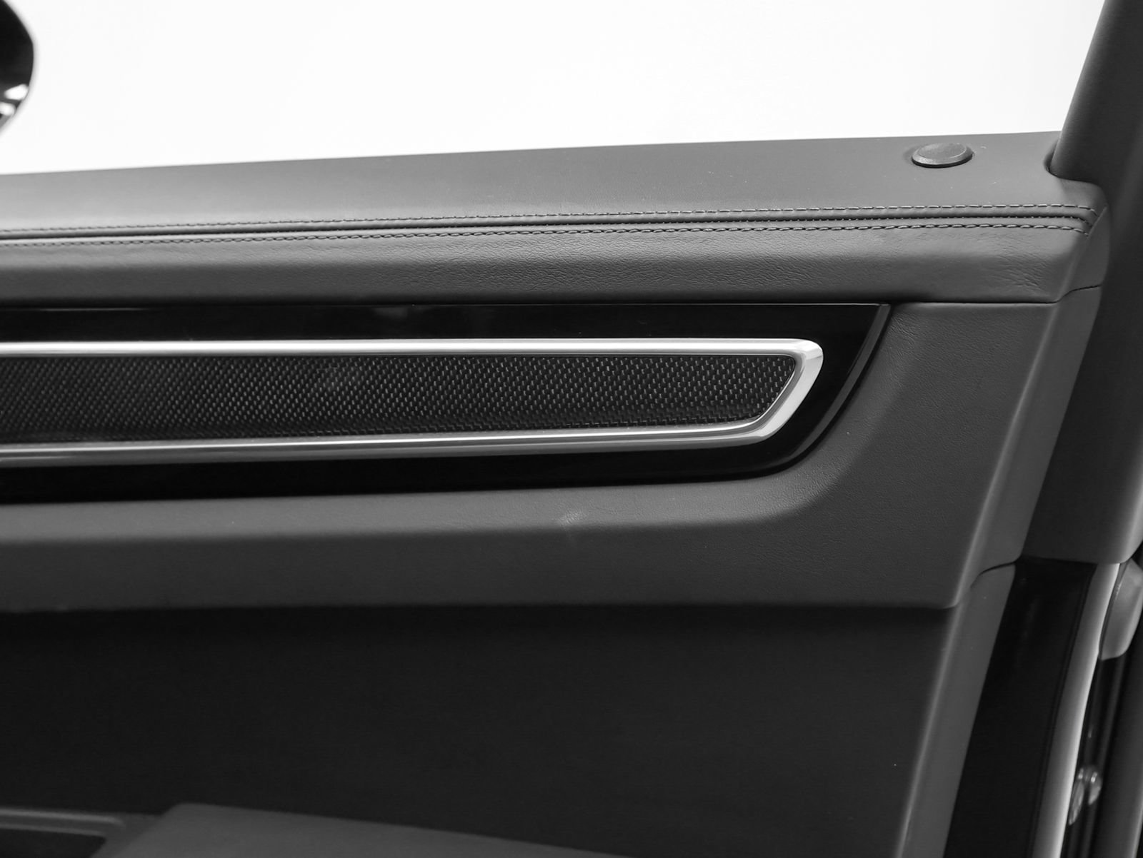 Certified 2023 Porsche Cayenne Turbo S AWD/4WD image 31