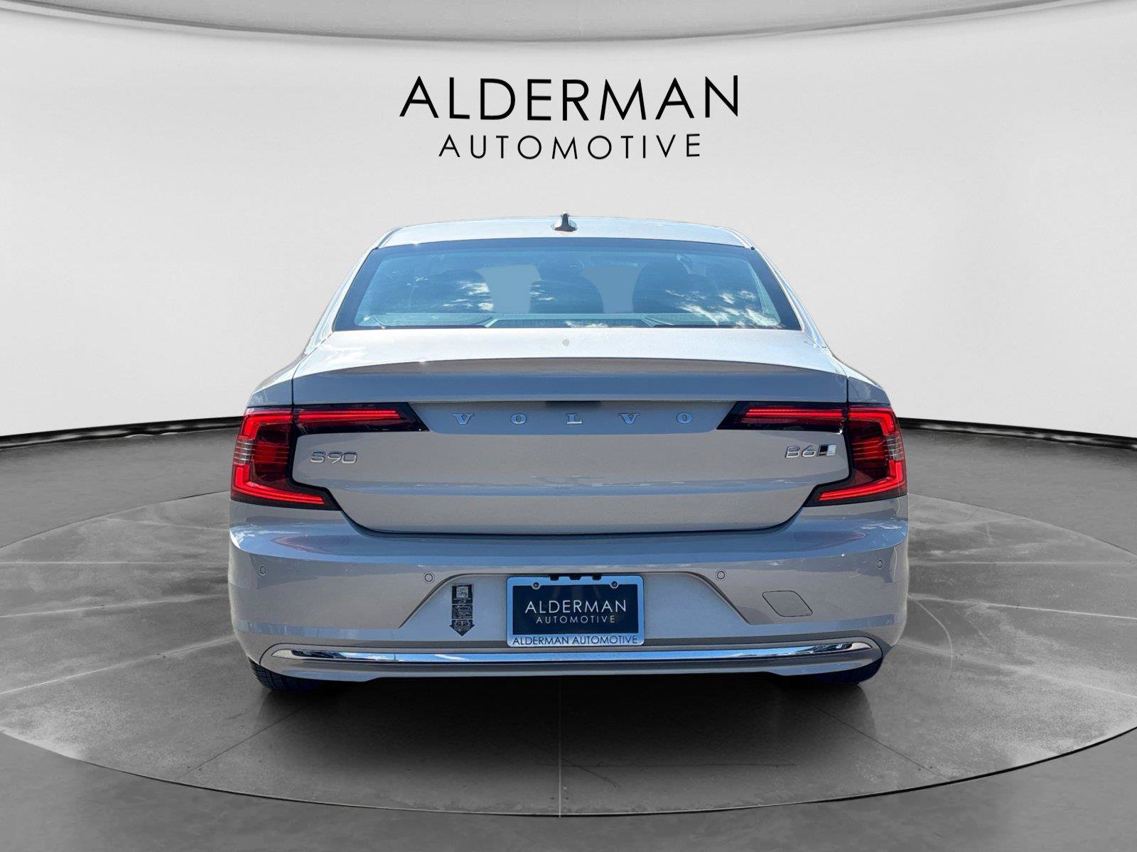 Used 2023 Volvo S90 B6 Ultimate w/ Lounge Package AWD/4WD image 4