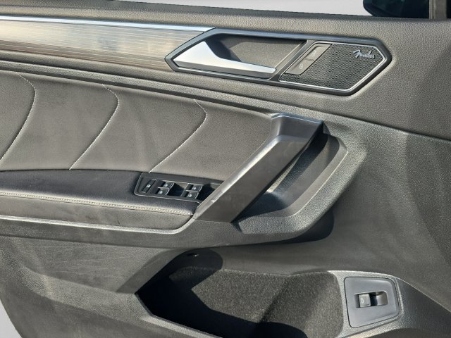 Used 2022 Volkswagen Tiguan SEL R-Line AWD/4WD image 20