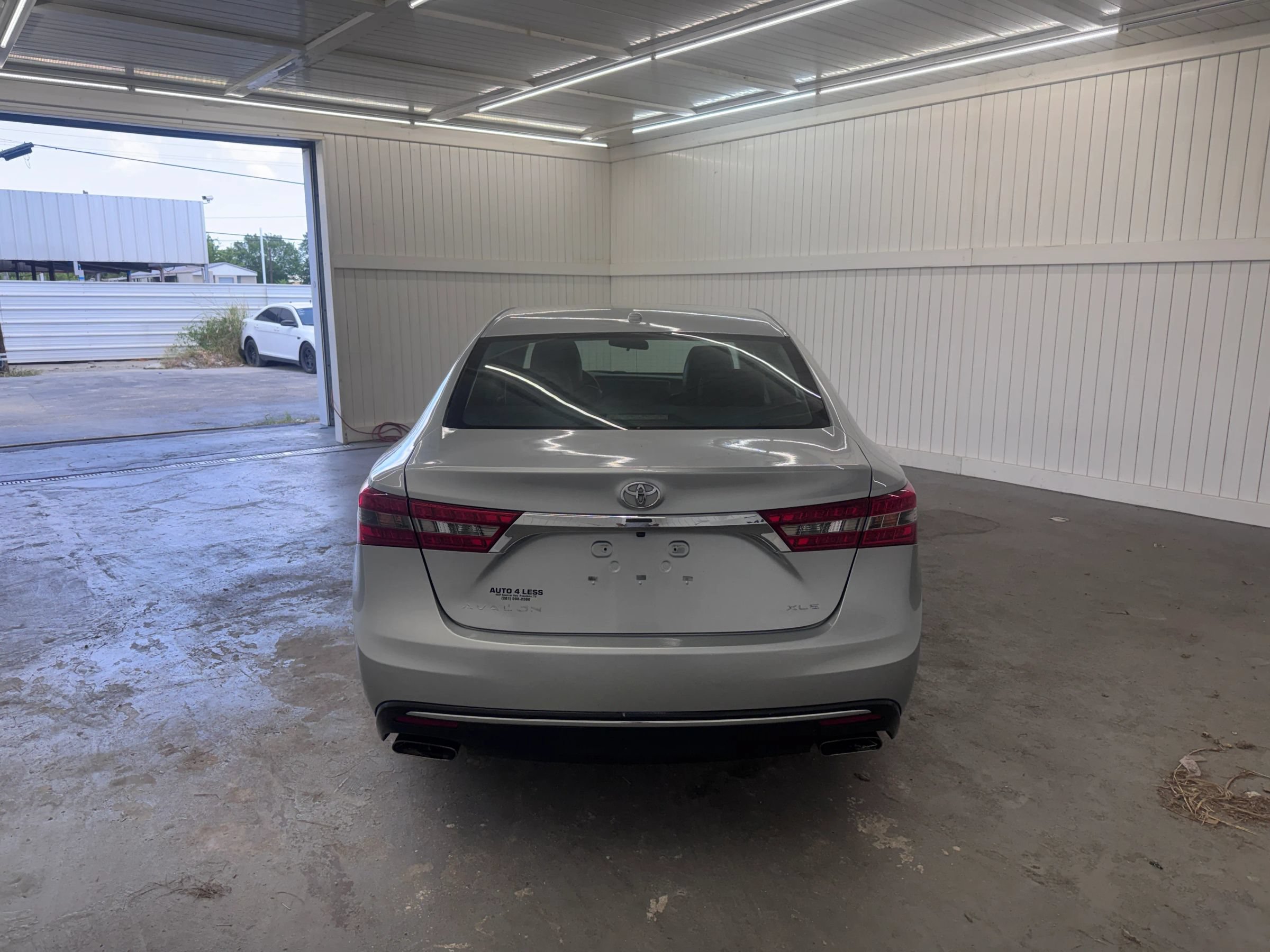 Used 2016 Toyota Avalon XLE FWD image 6