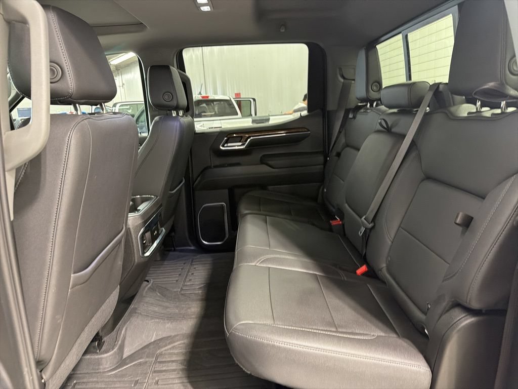 Used 2024 GMC Sierra 1500 Elevation w/ Elevation Premium Package AWD/4WD image 12