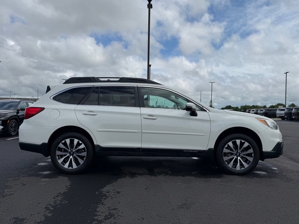 Used 2017 Subaru Outback 2.5i Limited AWD/4WD image 4