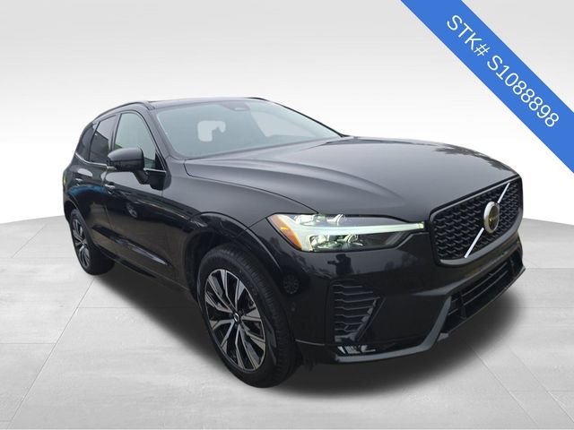 Used 2025 Volvo XC60 B5 Plus image 3