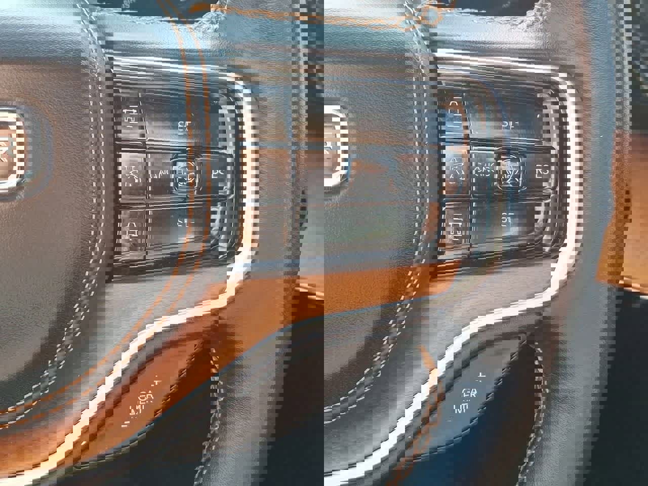 Used 2024 Jeep Grand Wagoneer L Series III image 23