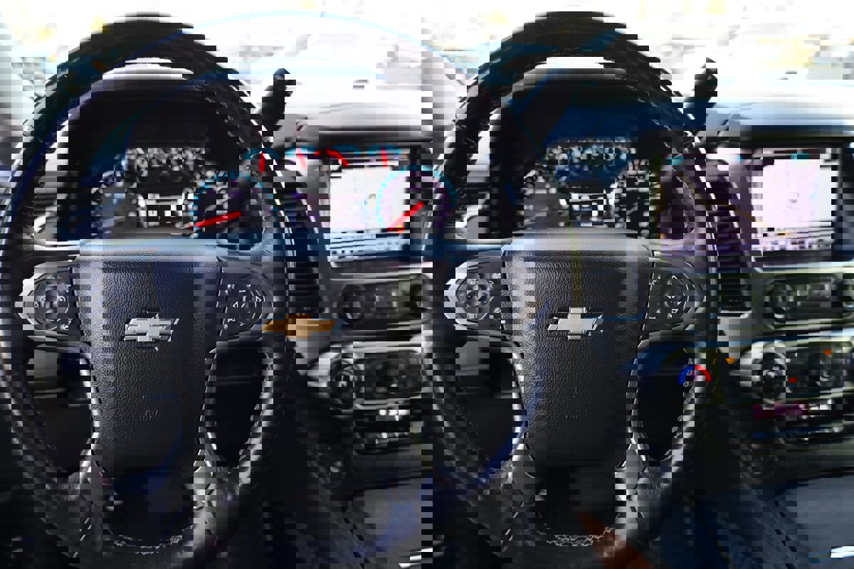 Used 2018 Chevrolet Suburban Premier image 29