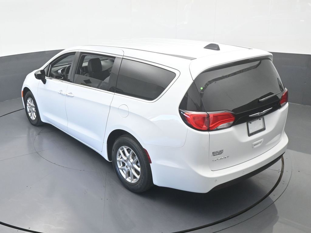 New 2026 Chrysler Voyager LX image 45