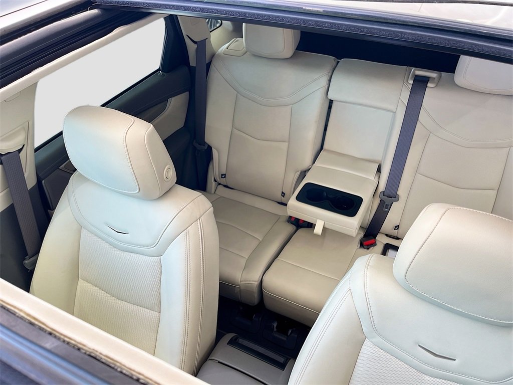 Used 2025 Cadillac XT5 Premium Luxury w/ LPO, ONYX Package image 23