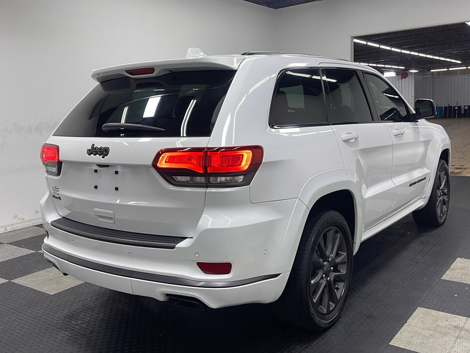Used 2019 Jeep Grand Cherokee High Altitude AWD/4WD image 19
