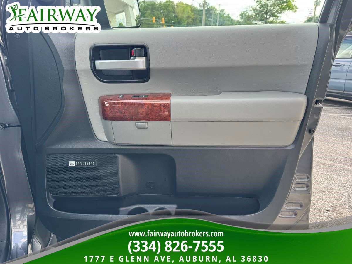 Used 2021 Toyota Sequoia Platinum AWD/4WD image 34