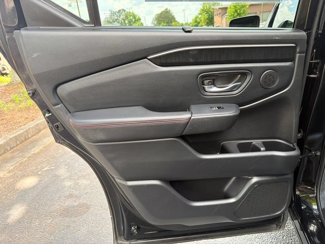 Used 2025 Honda Pilot Black Edition image 22