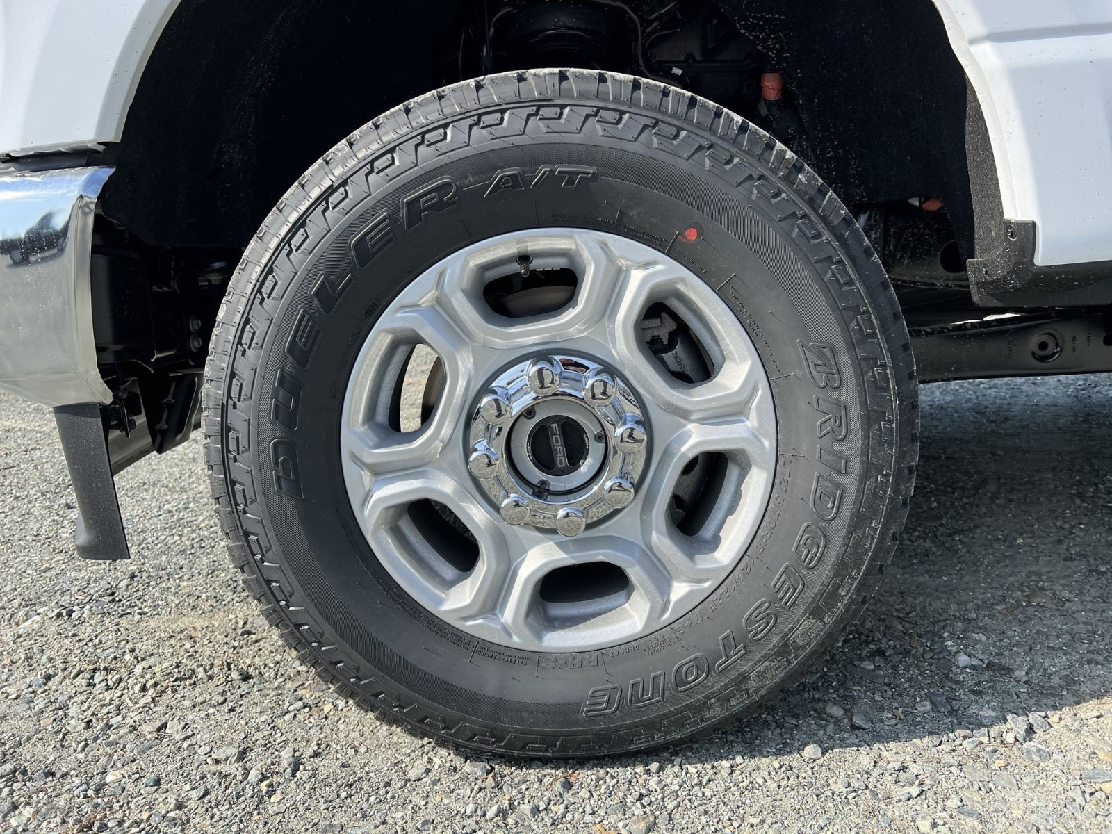 New 2026 Ford F250 XLT w/ FX4 Off-Road Package AWD/4WD image 12