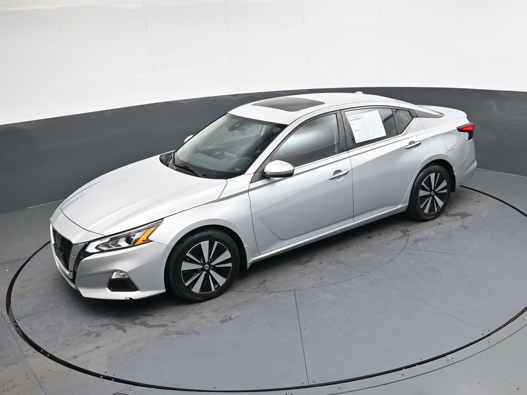 Used 2021 Nissan Altima 2.5 SV w/ SV Premium Package image 32