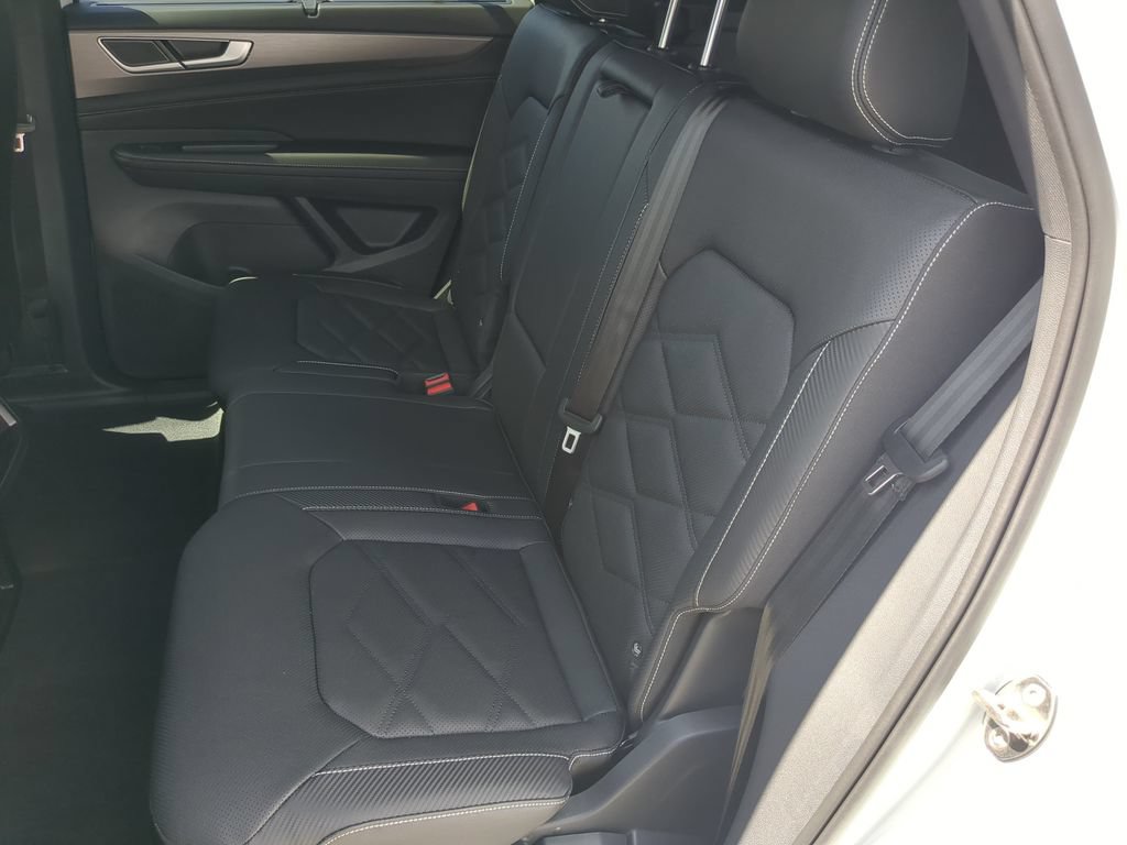 New 2026 Volkswagen Atlas Cross Sport SE FWD image 17
