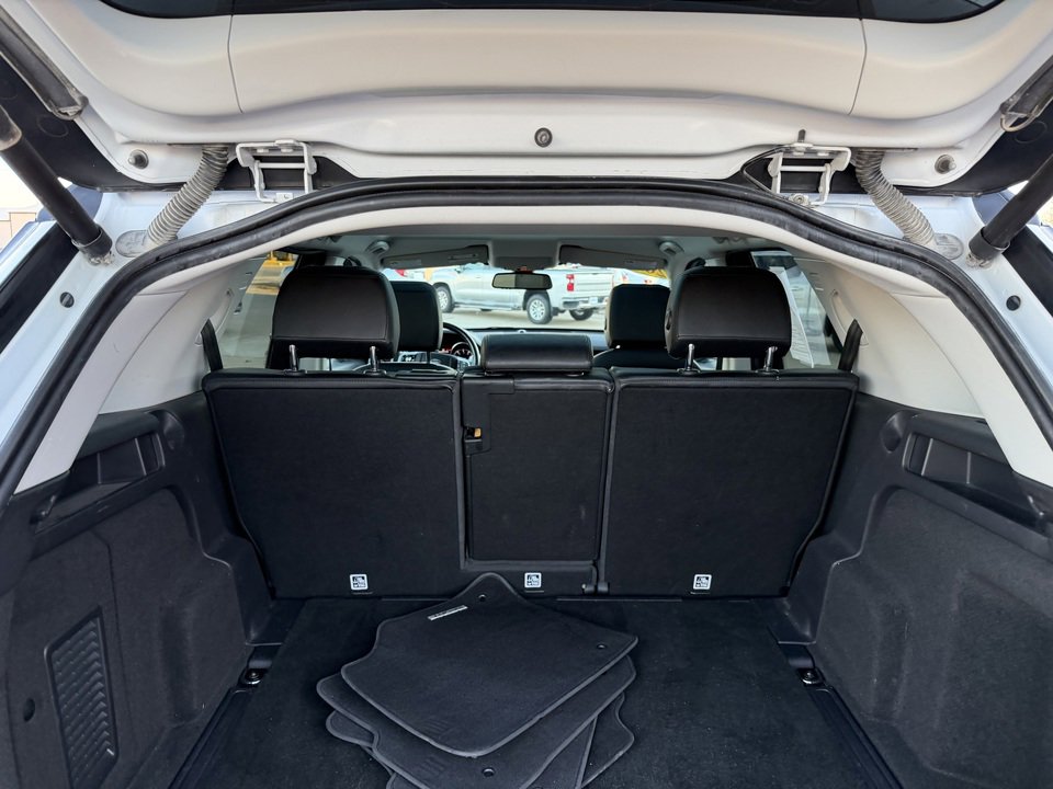 Used 2015 Land Rover Discovery Sport HSE image 16