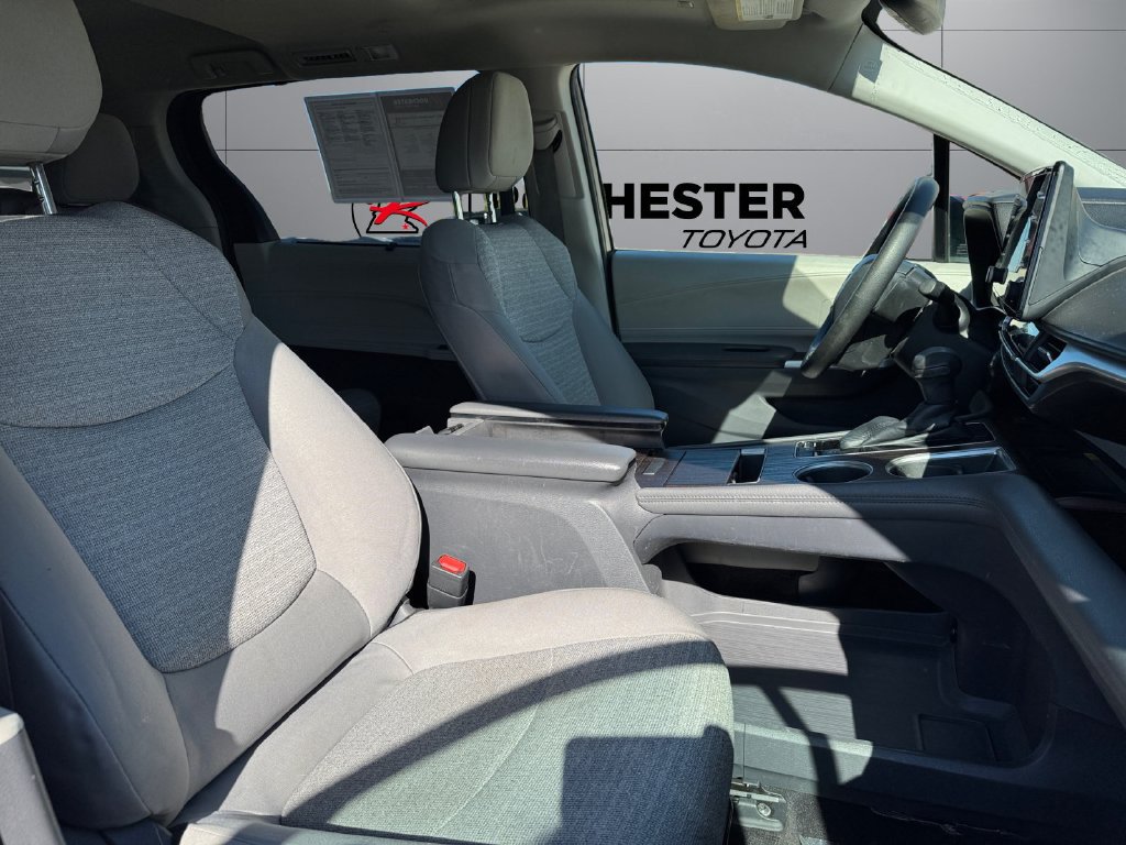 Used 2021 Toyota Sienna LE w/ LE Plus Package AWD/4WD image 17